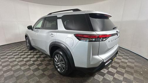 Brilliant Silver Metallic 2025 Nissan Pathfinder SV 4WD