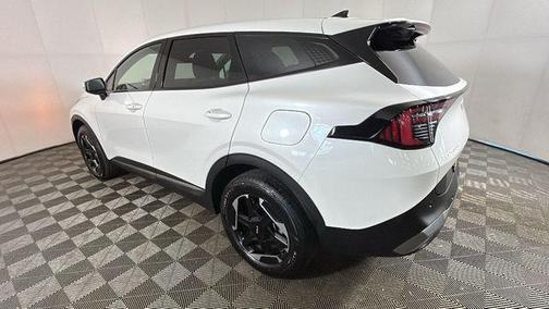 Snow White Pearl 2026 Kia Sportage SX Turbo