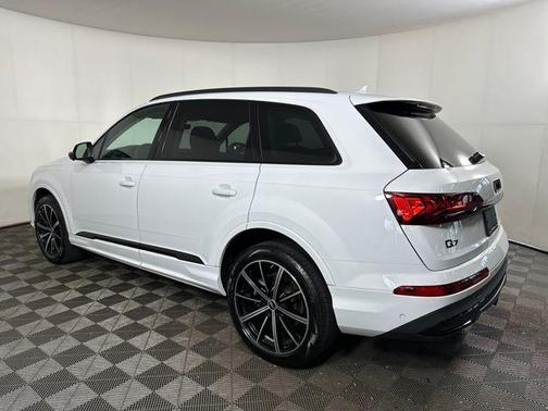 2023 Audi Q7 55 Premium Plus