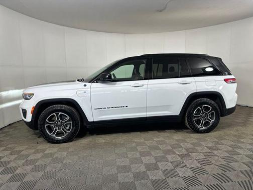 2022 Jeep Grand Cherokee 4xe Trailhawk