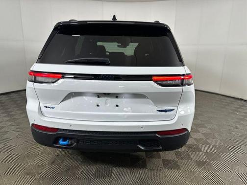 2022 Jeep Grand Cherokee 4xe Trailhawk