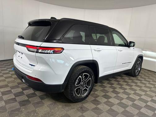 2022 Jeep Grand Cherokee 4xe Trailhawk