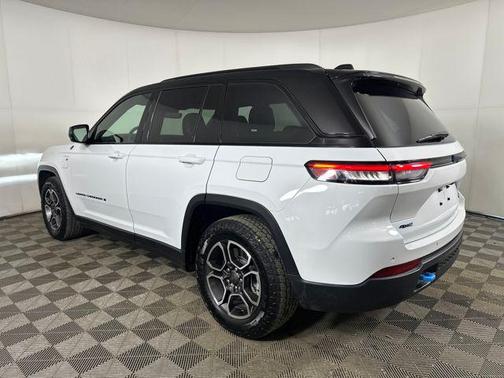 2022 Jeep Grand Cherokee 4xe Trailhawk