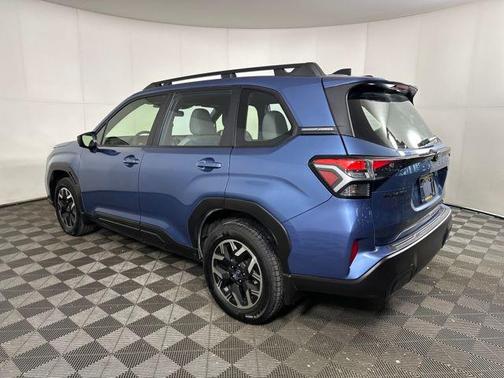 2025 Subaru Forester Base