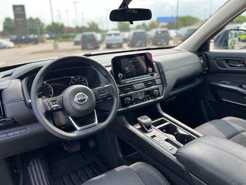 Super Black 2025 Nissan Pathfinder S