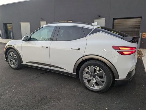 2025 Genesis GV60 Standard