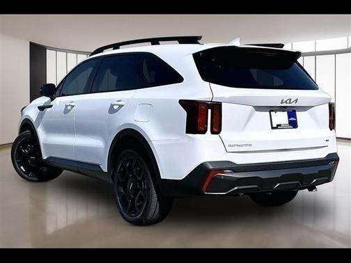 Glacial White Pearl 2024 Kia Sorento X-Line EX