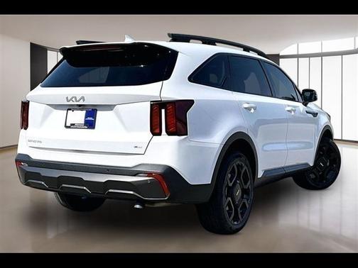 Glacial White Pearl 2024 Kia Sorento X-Line EX