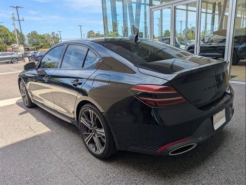 Vik Black 2025 Genesis G70 3.3T Sport Advanced