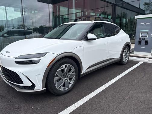 Uyuni White 2025 Genesis GV60 Standard