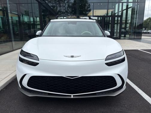 Uyuni White 2025 Genesis GV60 Standard