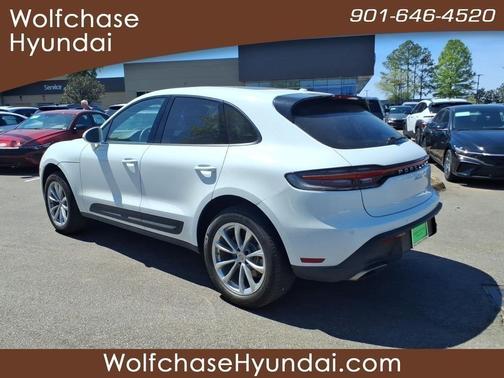 2025 Porsche Macan Base