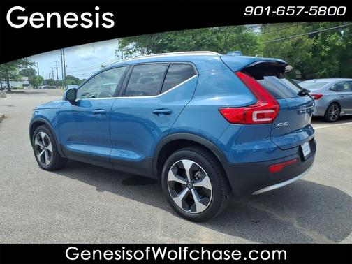 Blue Metallic 2023 Volvo XC40 B5 Plus Bright Theme