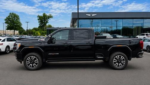 Onyx Black 2023 GMC Sierra 2500 AT4