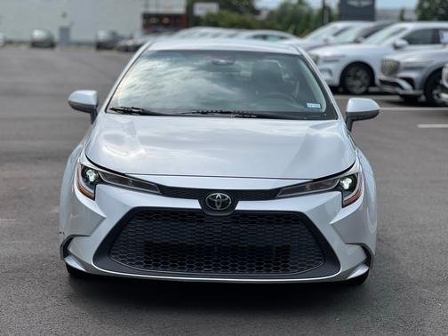 Classic Silver Metallic 2021 Toyota Corolla LE