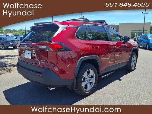 Pearl 2025 Toyota RAV4 XLE