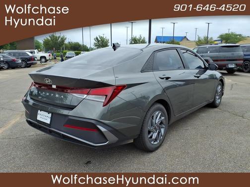 Amazon Gray 2024 Hyundai ELANTRA SEL