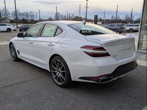 Uyuni White 2025 Genesis G70 2.5T
