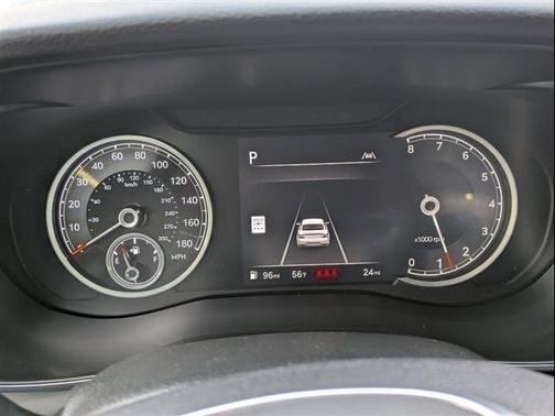 Uyuni White 2025 Genesis G70 2.5T