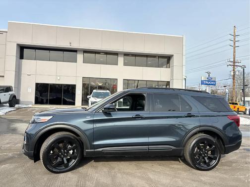 2023 Ford Explorer ST-Line