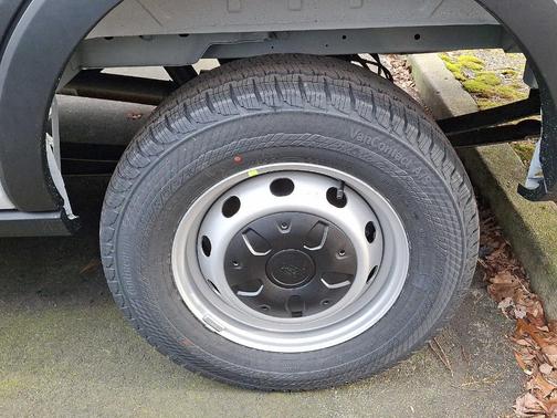 2026 Ford Transit-250 148 WB Medium Roof Cargo