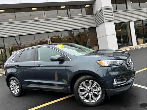 2022 Ford Edge Titanium
