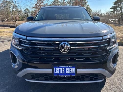 2024 Volkswagen Atlas 2.0T Peak Edition SEL