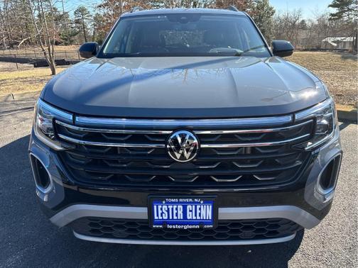2024 Volkswagen Atlas 2.0T Peak Edition SEL
