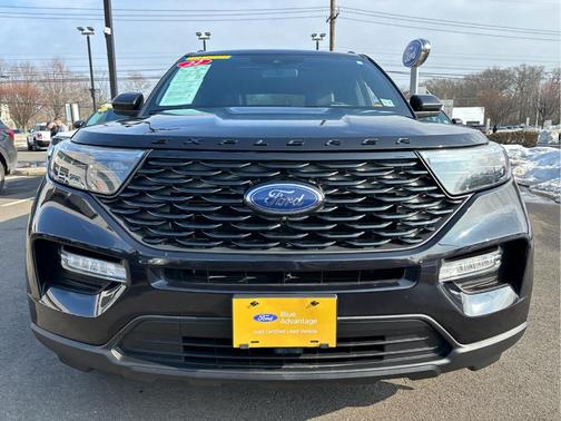 2022 Ford Explorer ST-Line