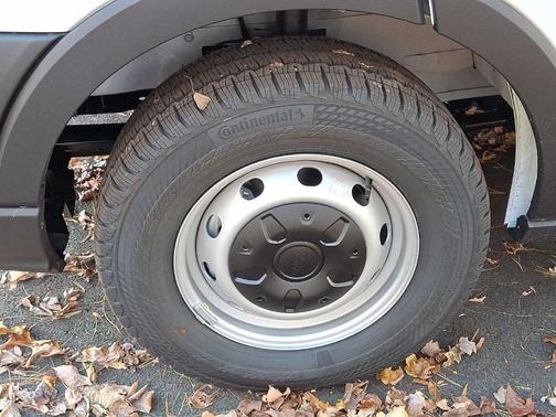 2026 Ford Transit-250 148 WB Medium Roof Cargo