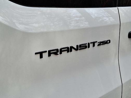 2026 Ford Transit-250 148 WB Medium Roof Cargo