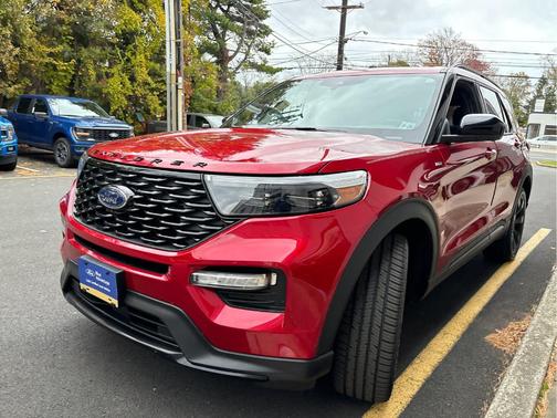 2022 Ford Explorer ST-Line