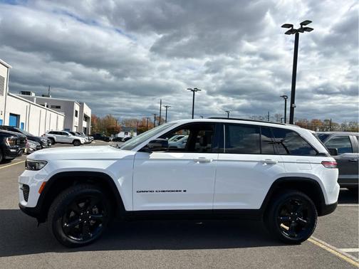 2022 Jeep Grand Cherokee Altitude