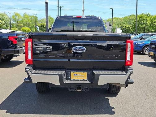 Agate Black Metallic 2026 Ford F-250 XLT
