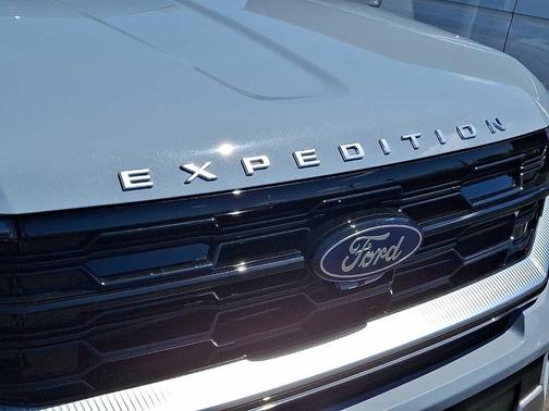 Glacier 2026 Ford Expedition Platinum