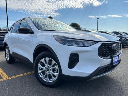 Oxford White 2023 Ford Escape Active