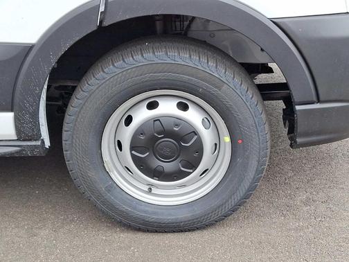 2025 Ford Transit-250 148 WB Medium Roof Cargo