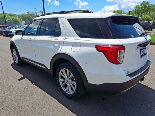 Star White 2023 Ford Explorer XLT