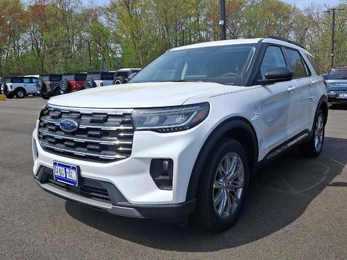 2025 Ford Explorer Active