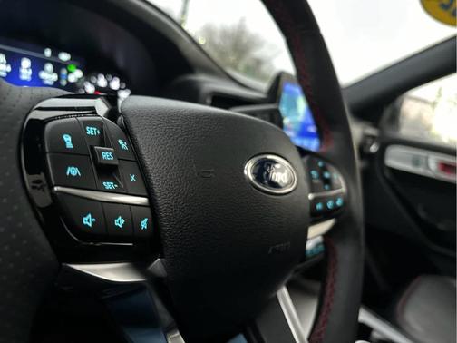 2024 Ford Explorer ST-Line