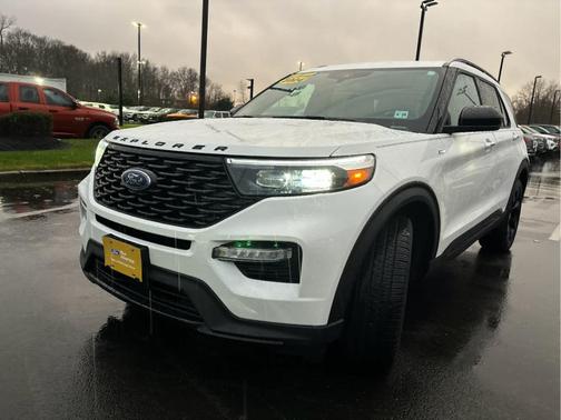 2024 Ford Explorer ST-Line