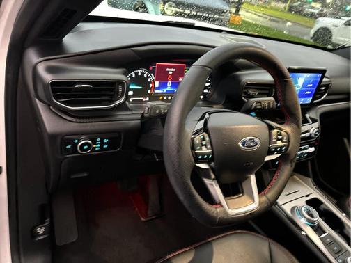 2024 Ford Explorer ST-Line