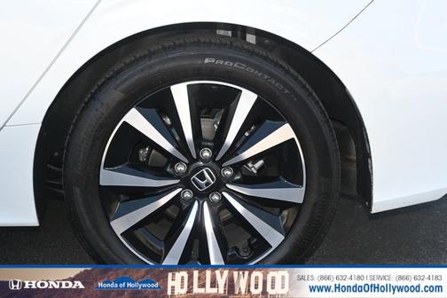 Platinum White Pearl 2024 Honda Civic