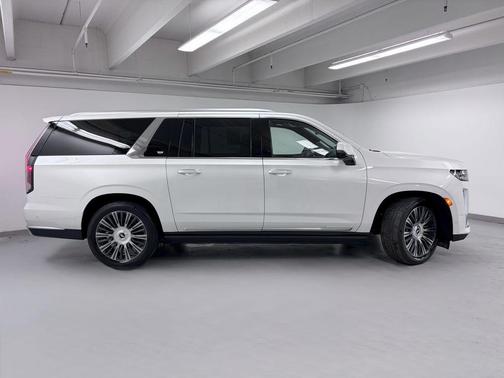 Crystal White Tricoat 2022 Cadillac Escalade ESV Premium Luxury