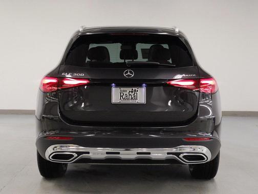 2026 Mercedes-Benz GLC 300 4MATIC