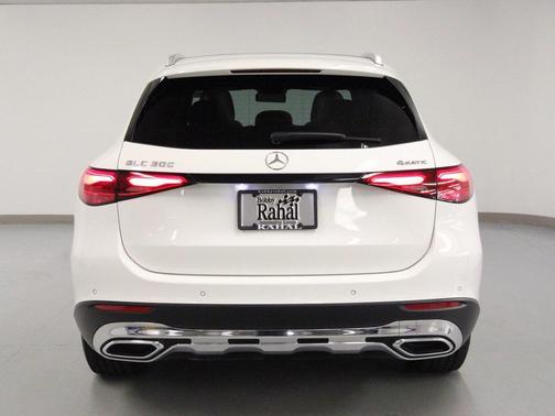 2025 Mercedes-Benz GLC 300 4MATIC