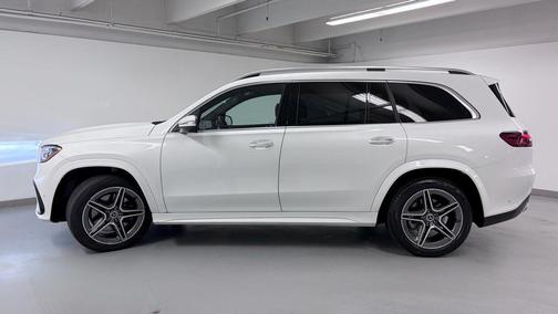MANUFAKTUR Moonlight White Metallic 2025 Mercedes-Benz GLS 450 4MATIC