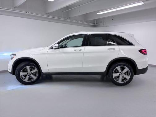 White 2022 Mercedes-Benz GLC 300 4MATIC