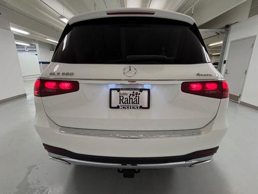 Polar White 2026 Mercedes-Benz GLS 580 4MATIC