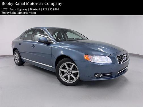 Blue 2013 Volvo S80